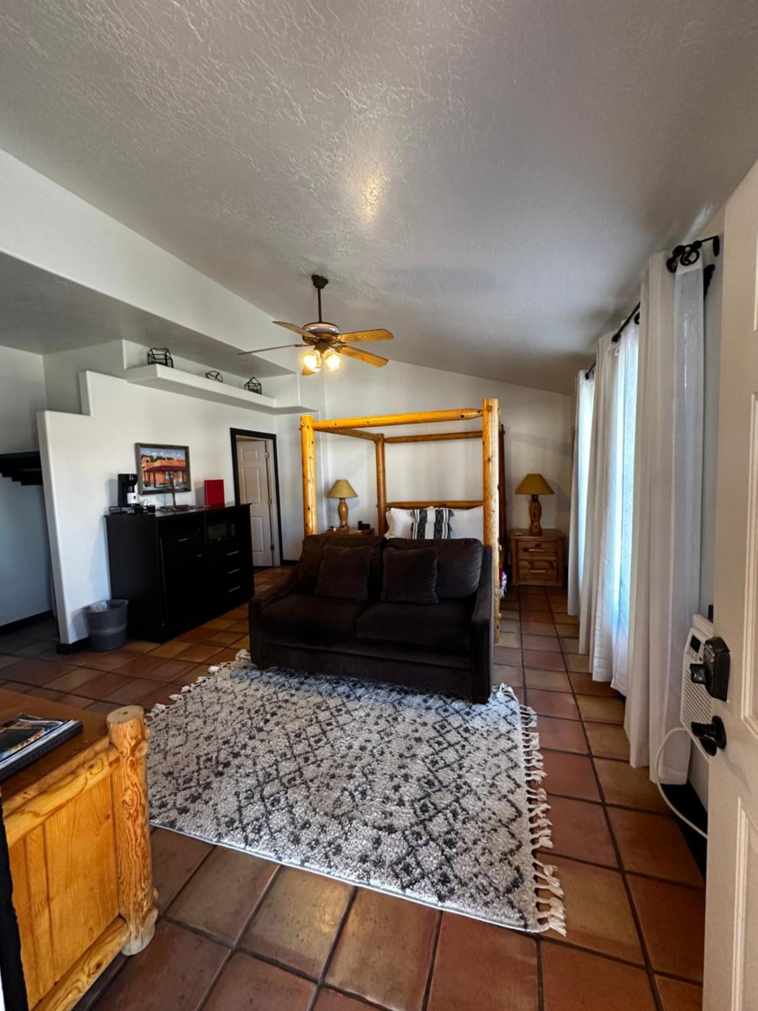 Adobe Rose Boutique Inn Artesia Luaran gambar