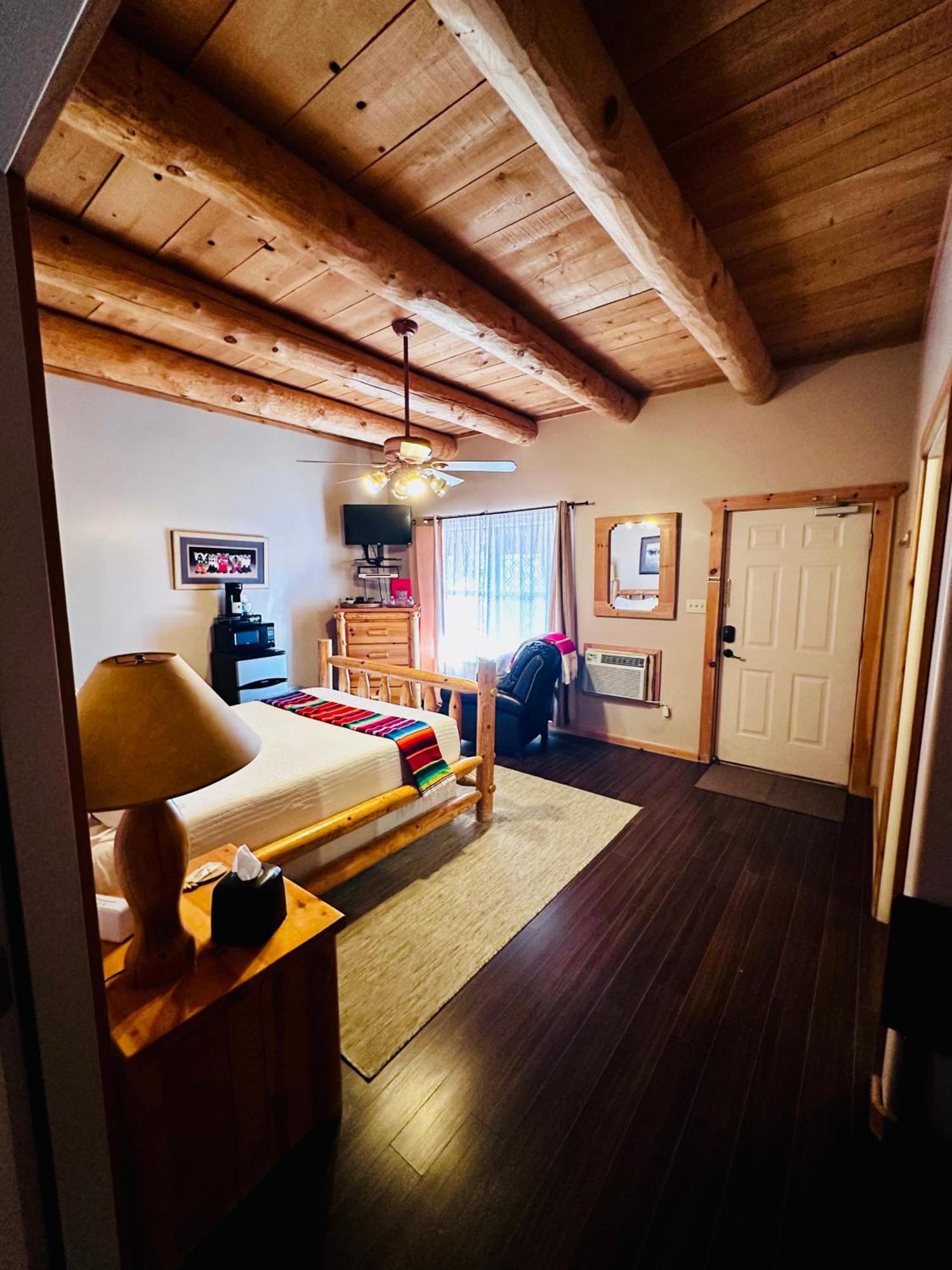 Adobe Rose Boutique Inn Artesia Luaran gambar