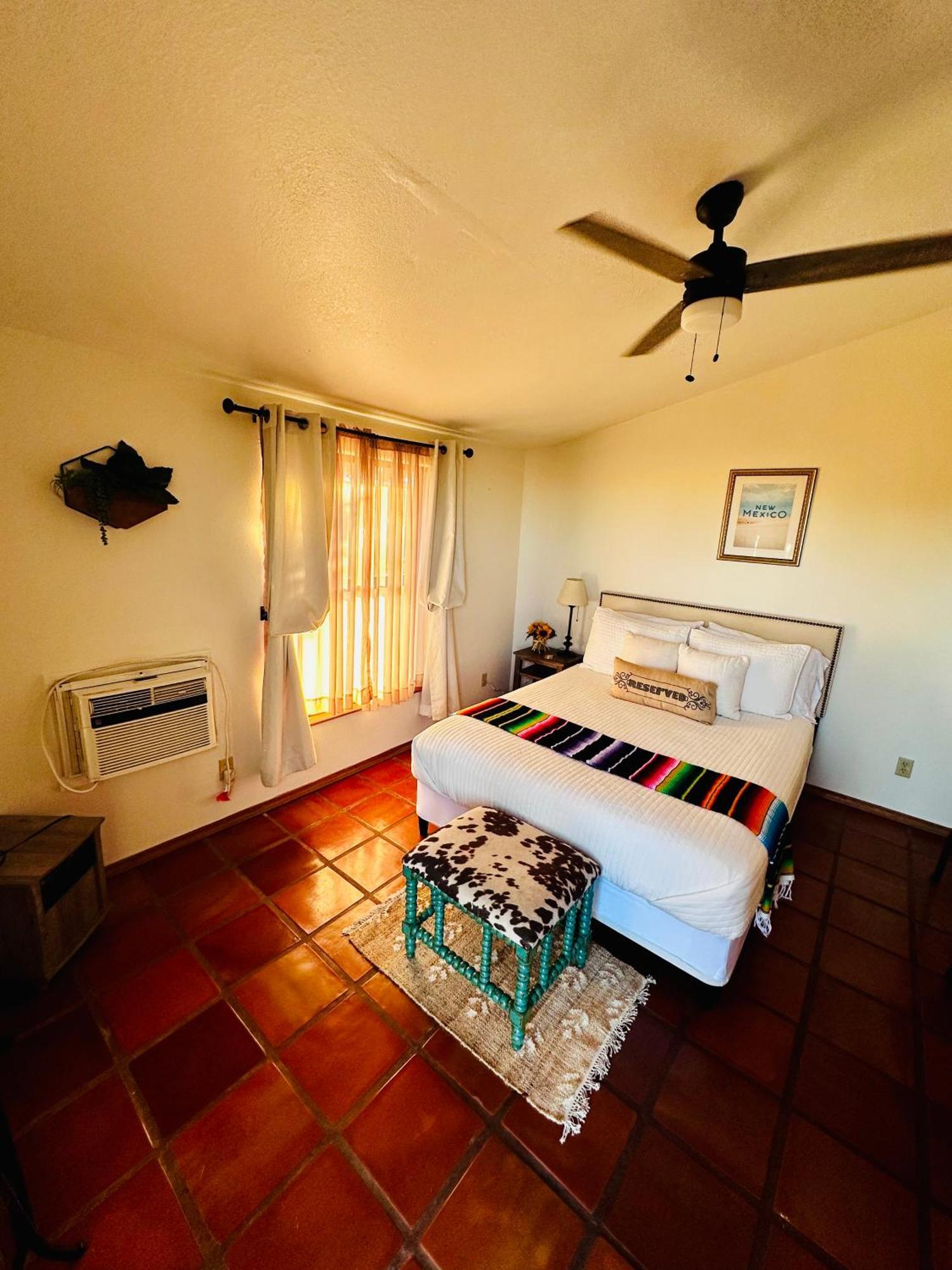 Adobe Rose Boutique Inn Artesia Luaran gambar