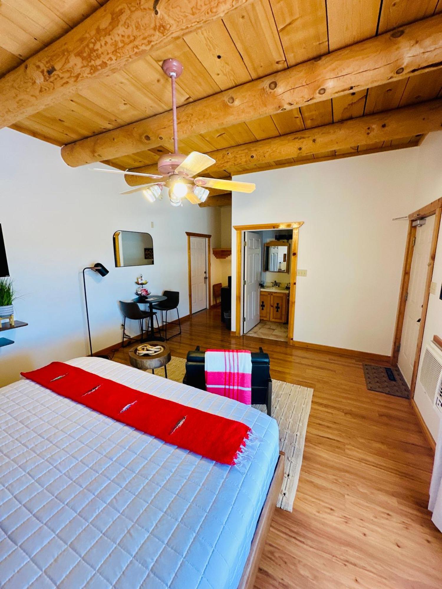Adobe Rose Boutique Inn Artesia Luaran gambar